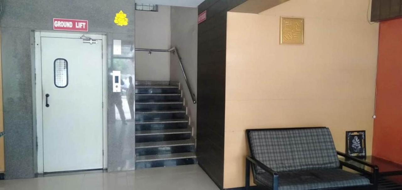 Iroomz Hoysala Residency Bellary Kültér fotó