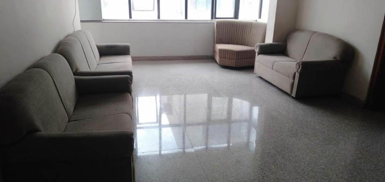Iroomz Hoysala Residency Bellary Kültér fotó