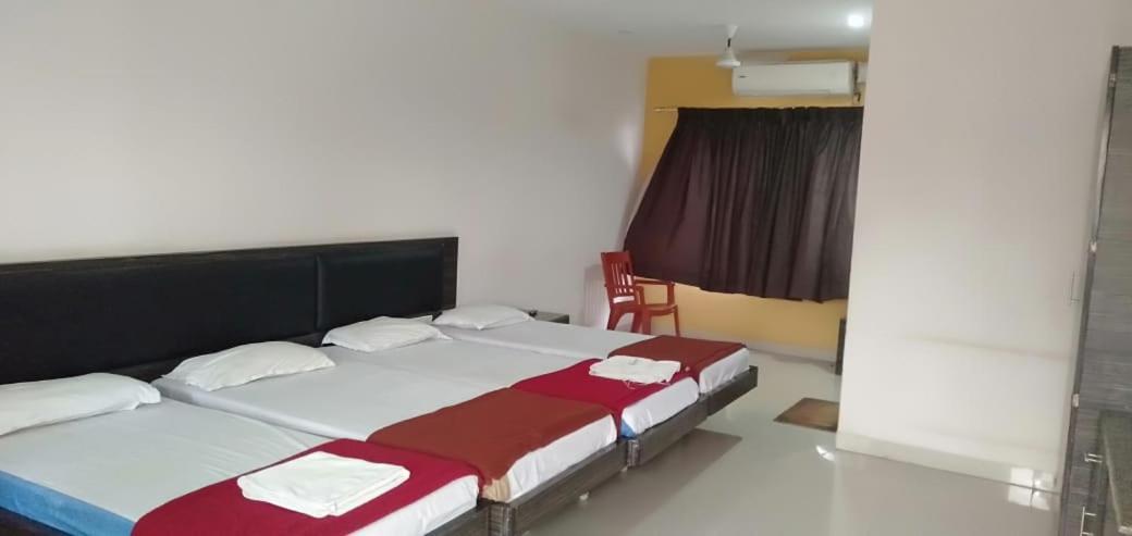 Iroomz Hoysala Residency Bellary Kültér fotó