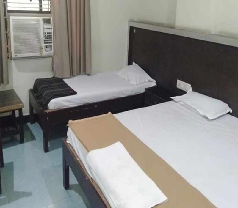 Iroomz Hoysala Residency Bellary Kültér fotó